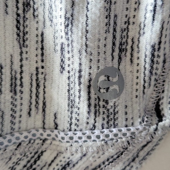 Lululemon tank top, size 4,grey and white - Picture 3 of 4